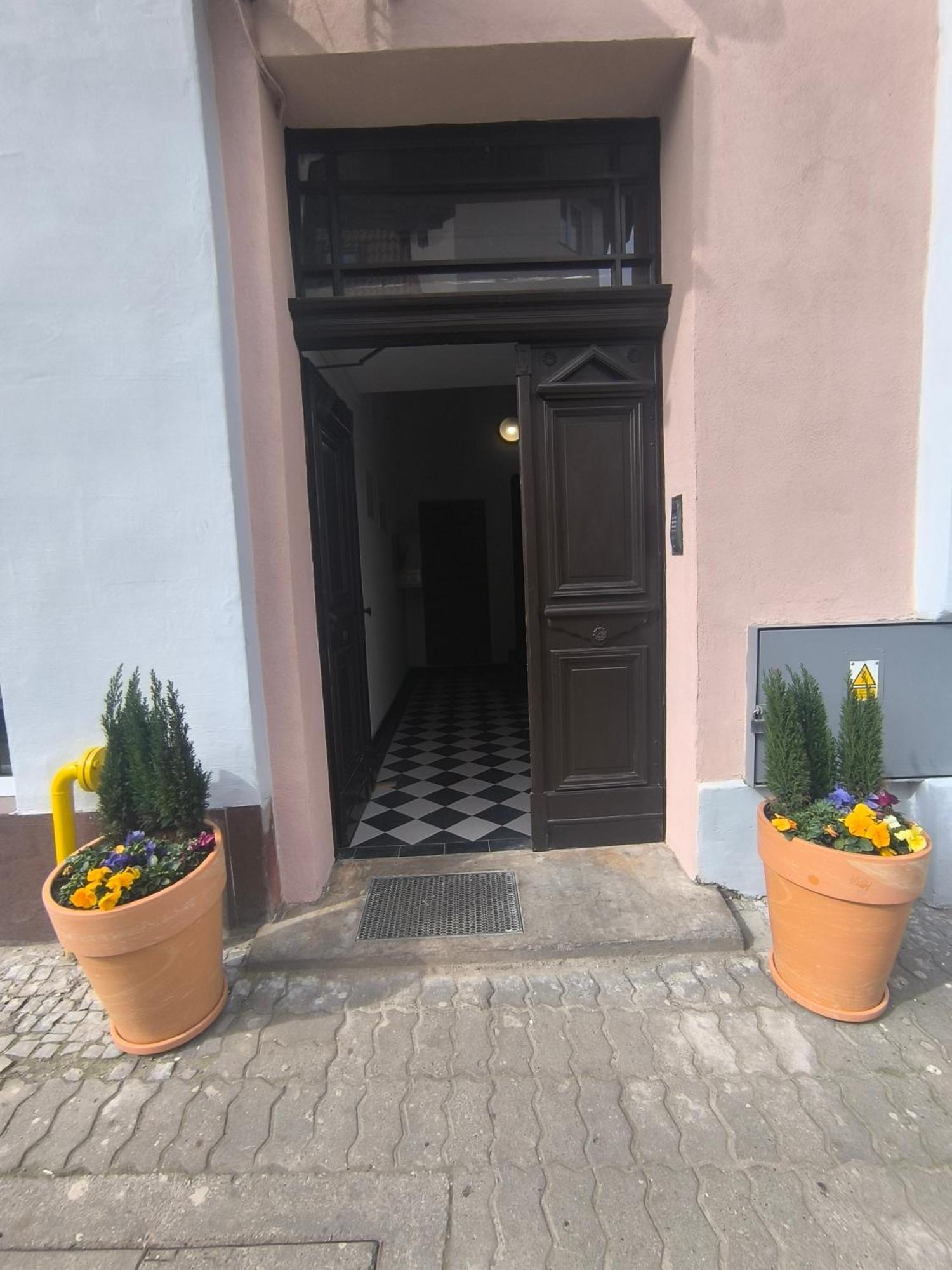 Psd - Anny Lajming 2b Apartment