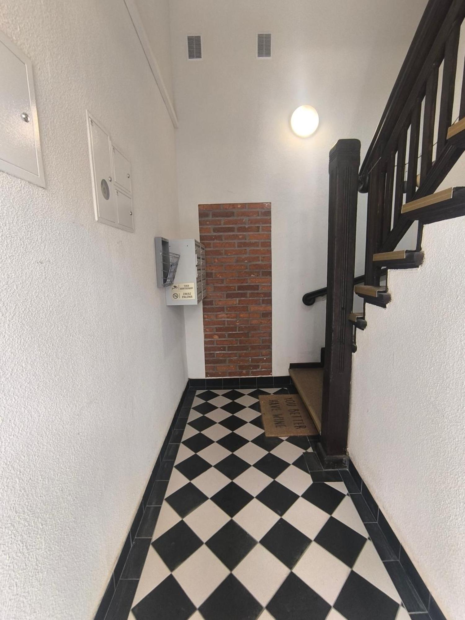 Psd - Anny Lajming 2b Apartment